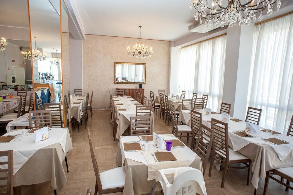 Hotel Los Angeles - Fronte Mare Riccione Exterior foto