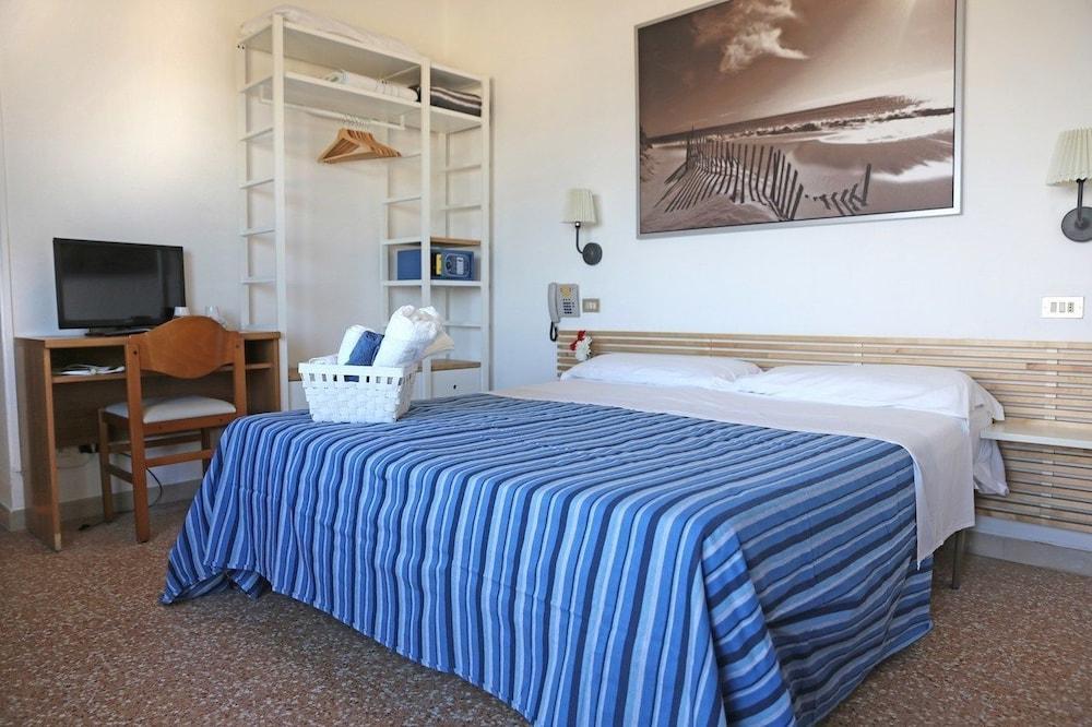 Hotel Los Angeles - Fronte Mare Riccione Exterior foto